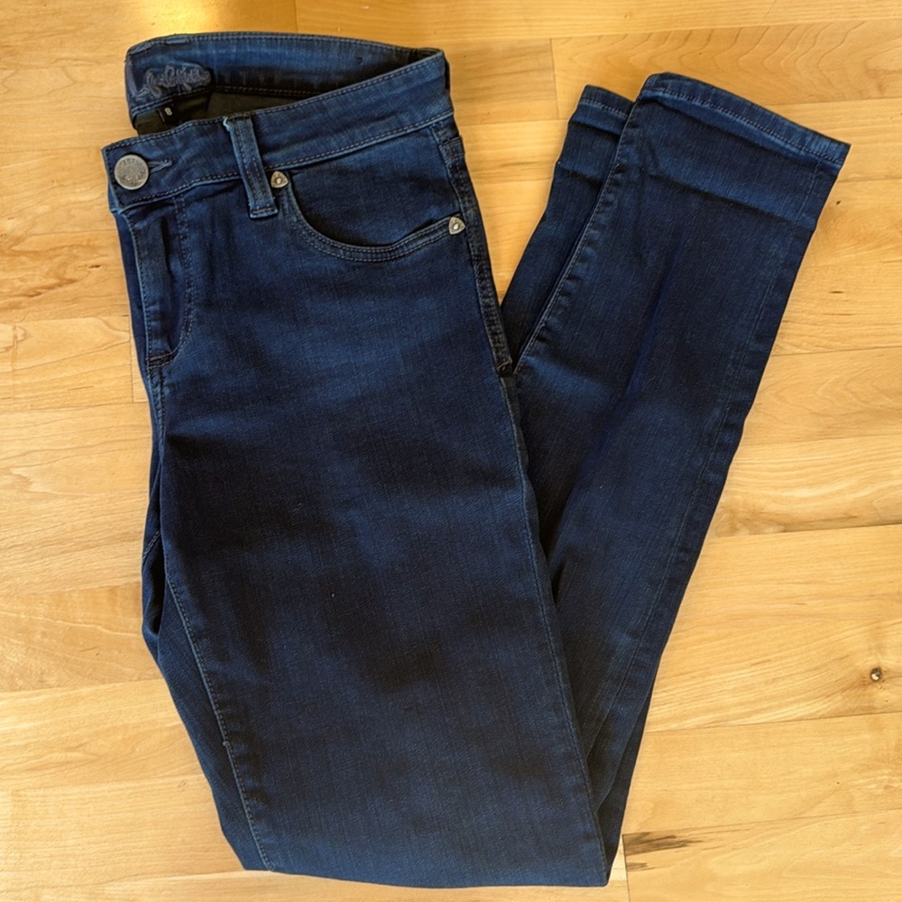 Kut from the Kloth Mia Toothpick Skinny Jeans size 8